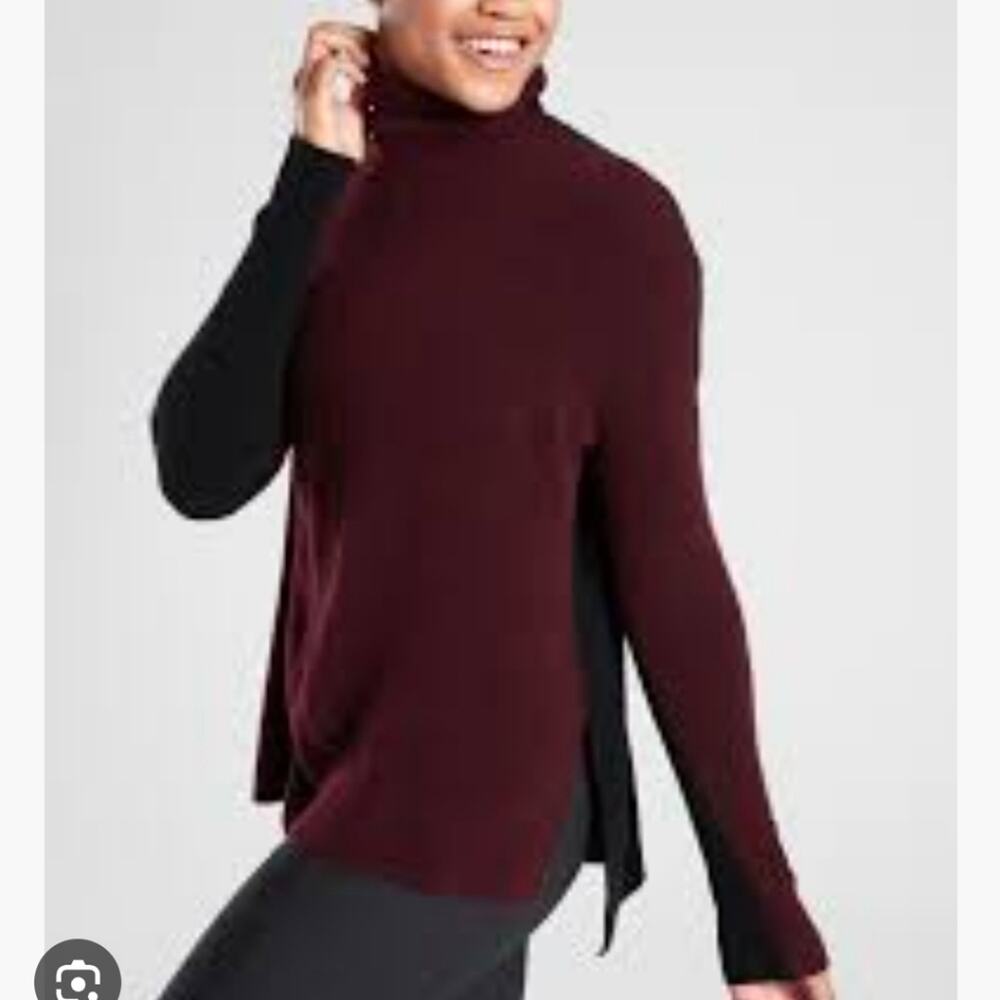 Athleta Burgundy/Black Merino Wool Blend Transit Colorblock Turtleneck Sweater S